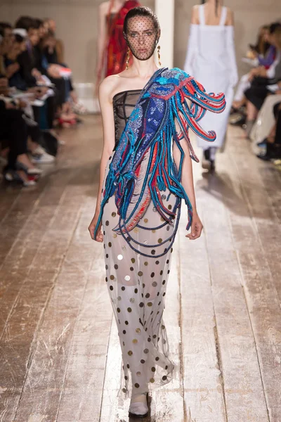 Look 11